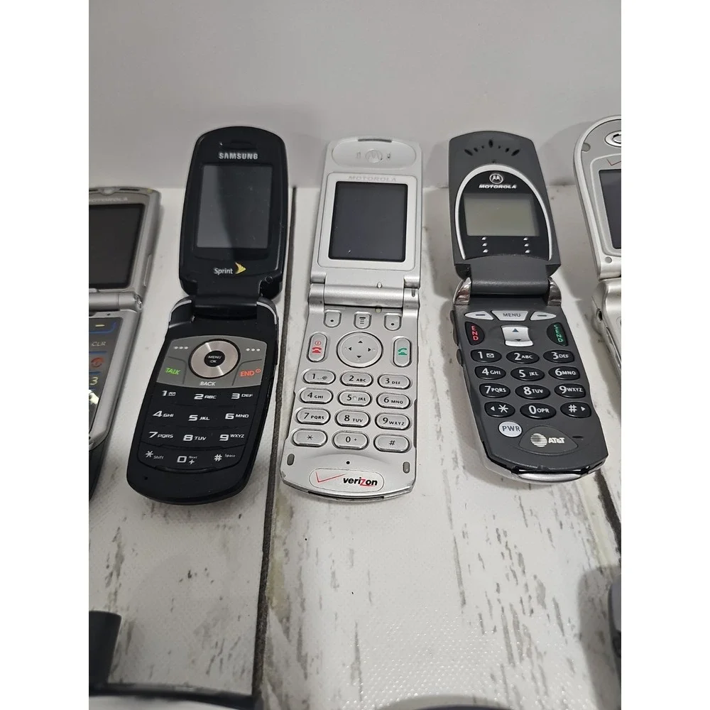 Vintage Cell Phone Lot of 13 Nokia Motorola  Samsung Sprint PCS Untested